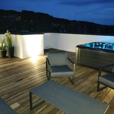 Avec Rooftop Au Centre De