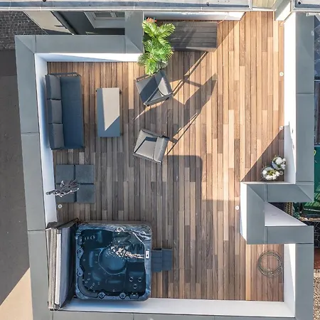 Avec Rooftop Au Centre De